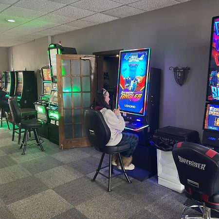 Travelodge By Wyndham Lincoln Northeast エクステリア 写真