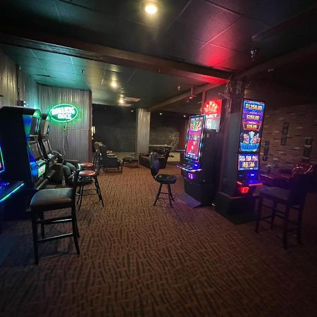 Travelodge By Wyndham Lincoln Northeast エクステリア 写真