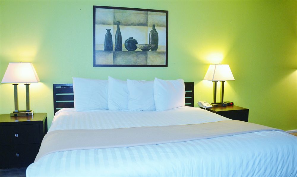 Travelodge By Wyndham Lincoln Northeast エクステリア 写真