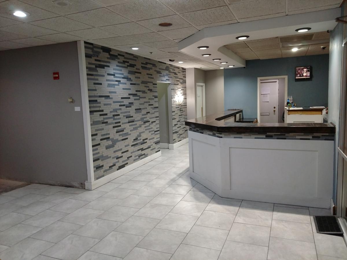 Travelodge By Wyndham Lincoln Northeast エクステリア 写真